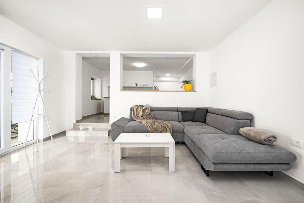 Apartment Olive Garden Near Pula 3 Km From Center And Only 4 Km From The Beach For 4 Persons Exteriör bild