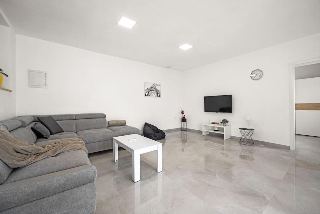 Apartment Olive Garden Near Pula 3 Km From Center And Only 4 Km From The Beach For 4 Persons Exteriör bild