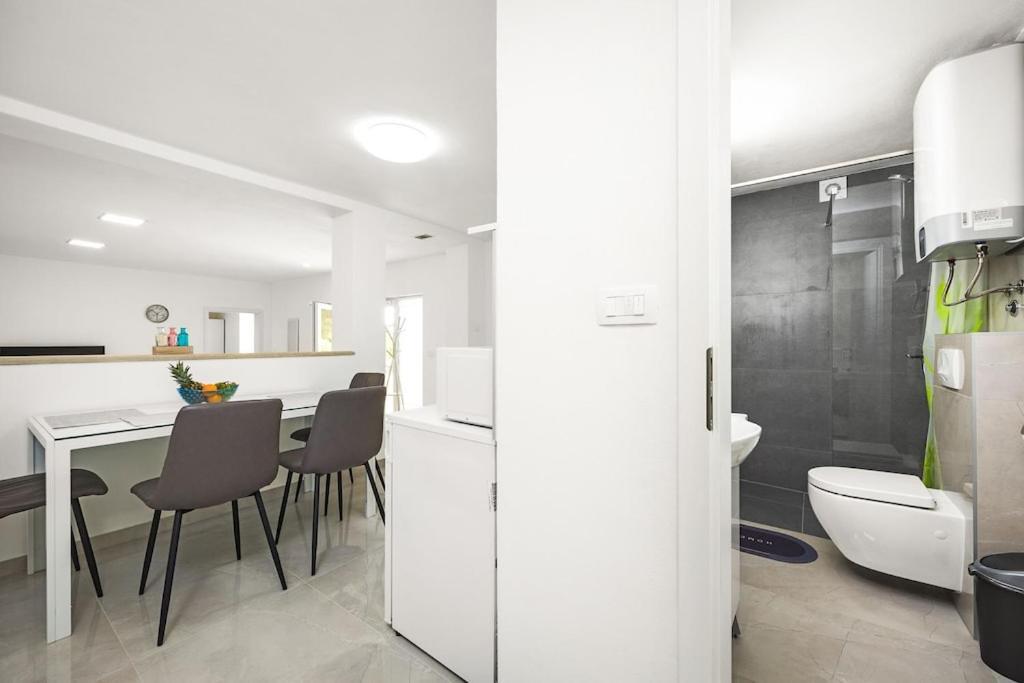 Apartment Olive Garden Near Pula 3 Km From Center And Only 4 Km From The Beach For 4 Persons Exteriör bild